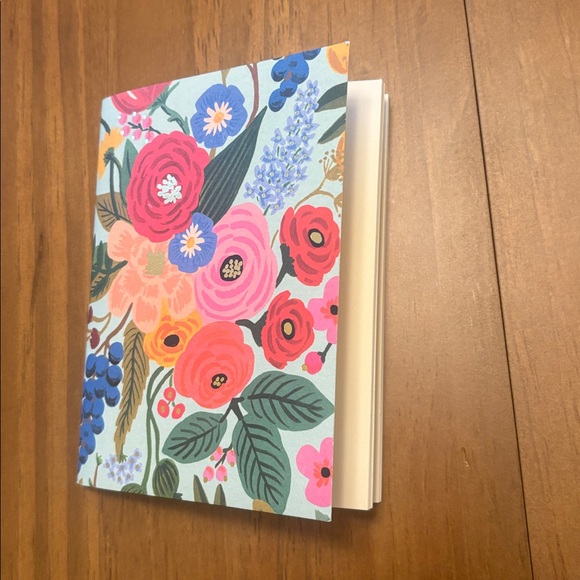 Floral Patterned Notebook - Picture 3 of 3